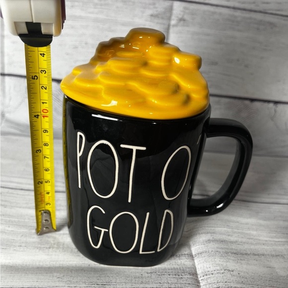 Rae Dunn coffee mug with topper - Picture 3 of 4